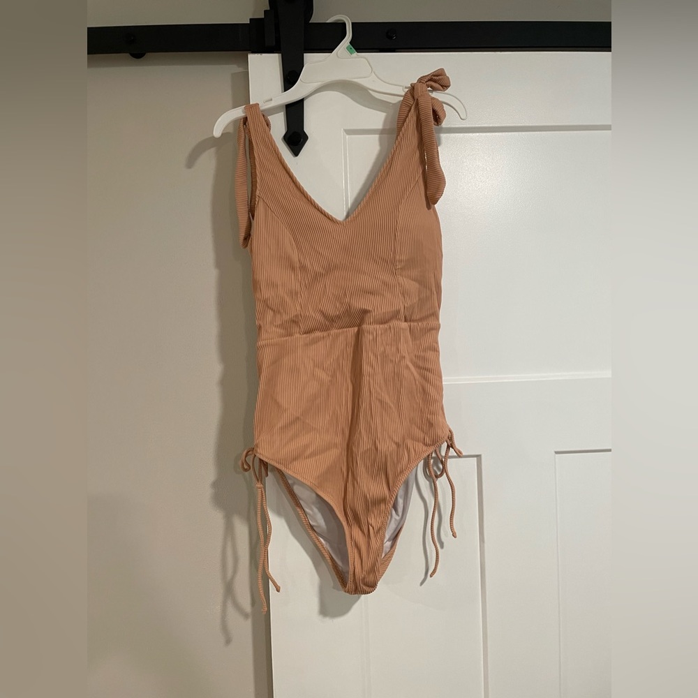 Cupshe Women’s One Piece swimsuit